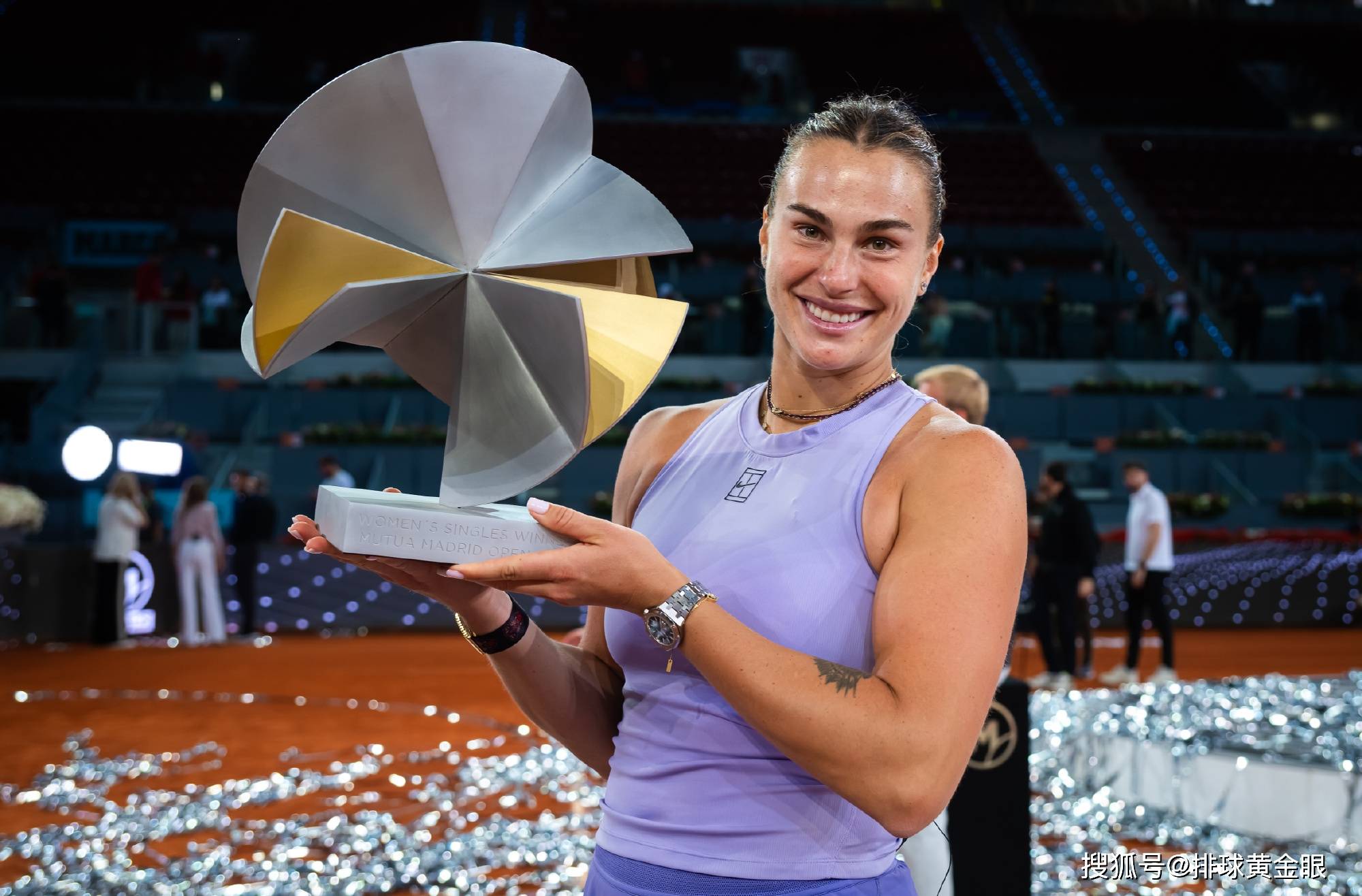 开云体育快速登录科维托娃迎来十五赛季出色发挥，勇士观众热烈欢呼！