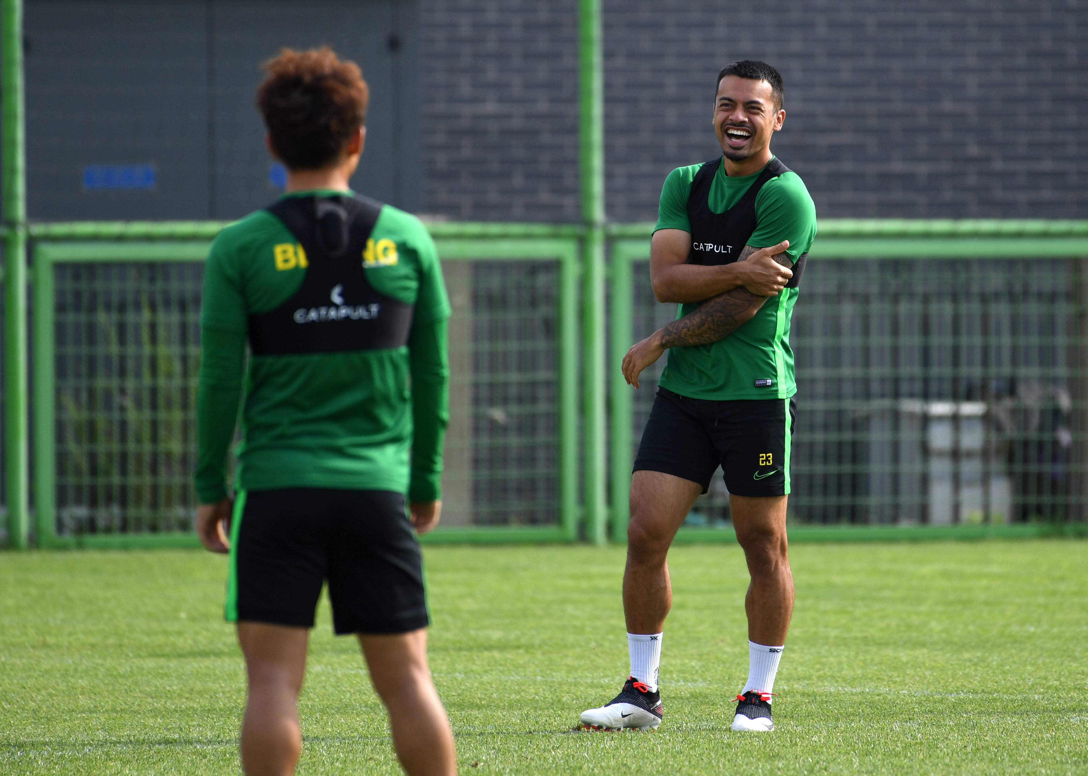 kaiyun sports官网巴黎圣日耳曼训练开放日，转会期临场应变引欢呼，西甲在即，控场能力受关注的简单介绍